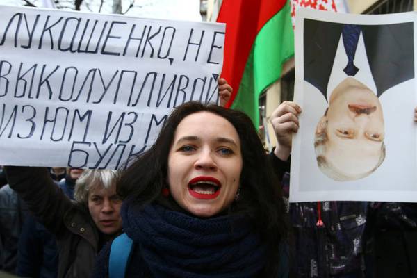 Criticism of arrests of journalists in Belarus during anti-government protests