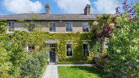 Secluded house in Sandycove with sunny kitchen