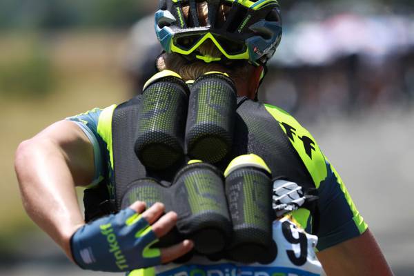 UCI bans cyclists from giving water bottles to fans