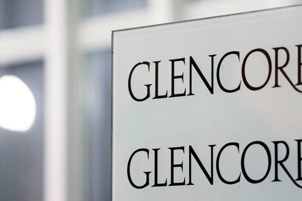 Glencore to pay $1 billion dividend in 2017