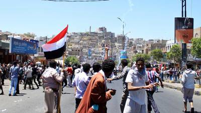 Yemen’s Houthi  close in on  president’s base as Saudi Arabia builds up troops