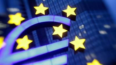 Euro zone steams into 2017 despite political risks