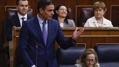 Spanish premier faces crunch economic vote amid anger over spying affair