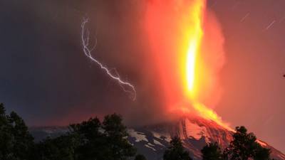 Villages evacuated as volcano Villarrica erupts in Chile