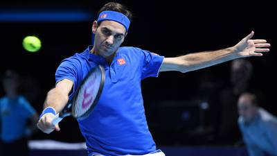 Roger Federer finds his groove to keep semi-final hopes alive