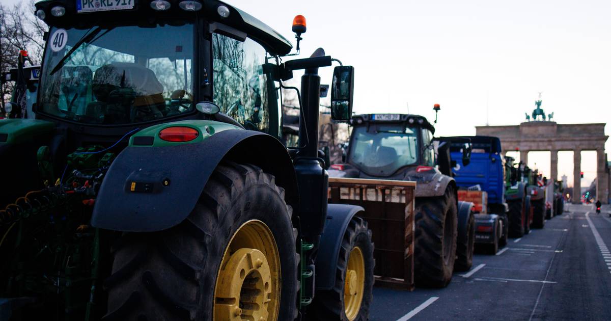 Deutsche Bauern blockieren im Rahmen einer einwöchigen Protestaktion landesweit Straßen – The Irish Times