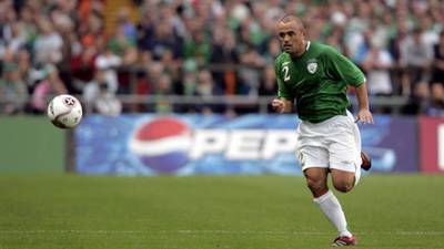 Former Ireland defender Carr announces retirement