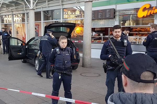 Police take on Islamophobic trolls after car attack in Heidelberg