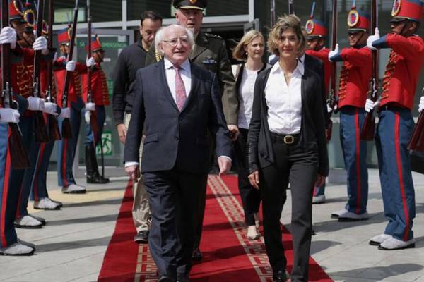 Irish president  visits Farc rebel camp in Colombia