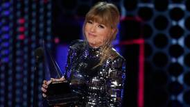 Taylor Swift gets political again at American Music Awards