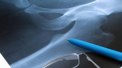 New hip replacement therapy halves hospital time, says surgeon