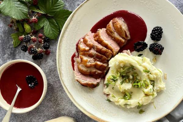 A quick sauce for duck with hand-picked blackberries