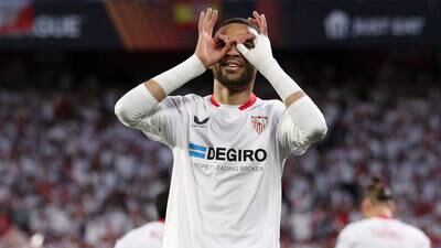 Sevilla prosper as Manchester United complete extraordinary act of self-destruction