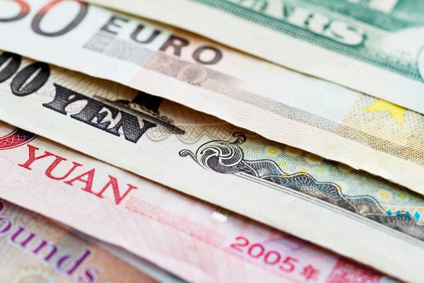 Euro drops amid uncertainty over Italian finances