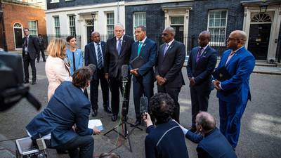 Theresa May apologises to Caribbean leaders over treatment of immigrants