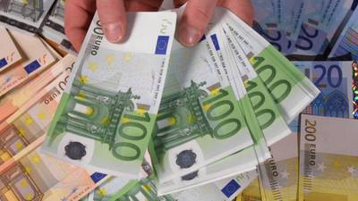 Euro zone deflation eases as unemployment drops