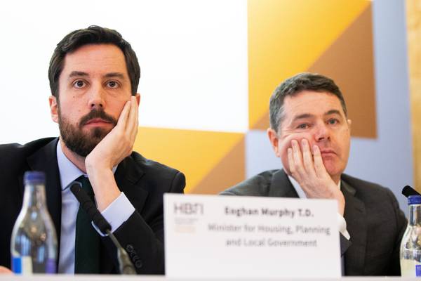Ceann Comhairle threatens to suspend House to stop TDs heckling Eoghan Murphy