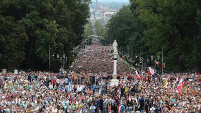 Fall fails to stop Pope Francis celebrating Mass in Poland
