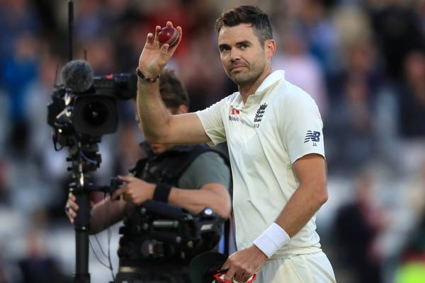 High-five for Anderson as England leave India reeling