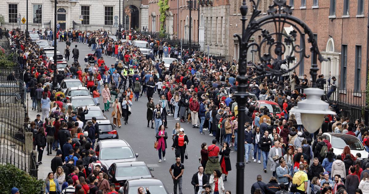 Des milliers de Brésiliens font la queue pour voter à Dublin pour mettre fin à « l’enfer » de Bolsonaro – The Irish Times