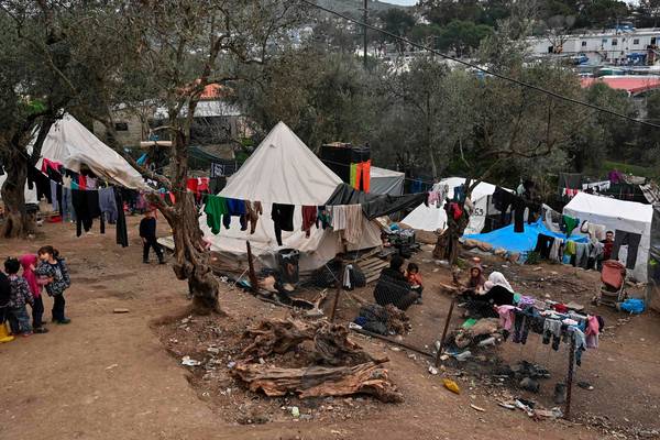 Fire damages Greek island refugee centre