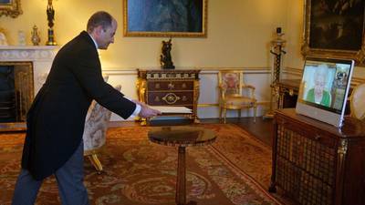 Queen Elizabeth resumes duties nine days after positive Covid test