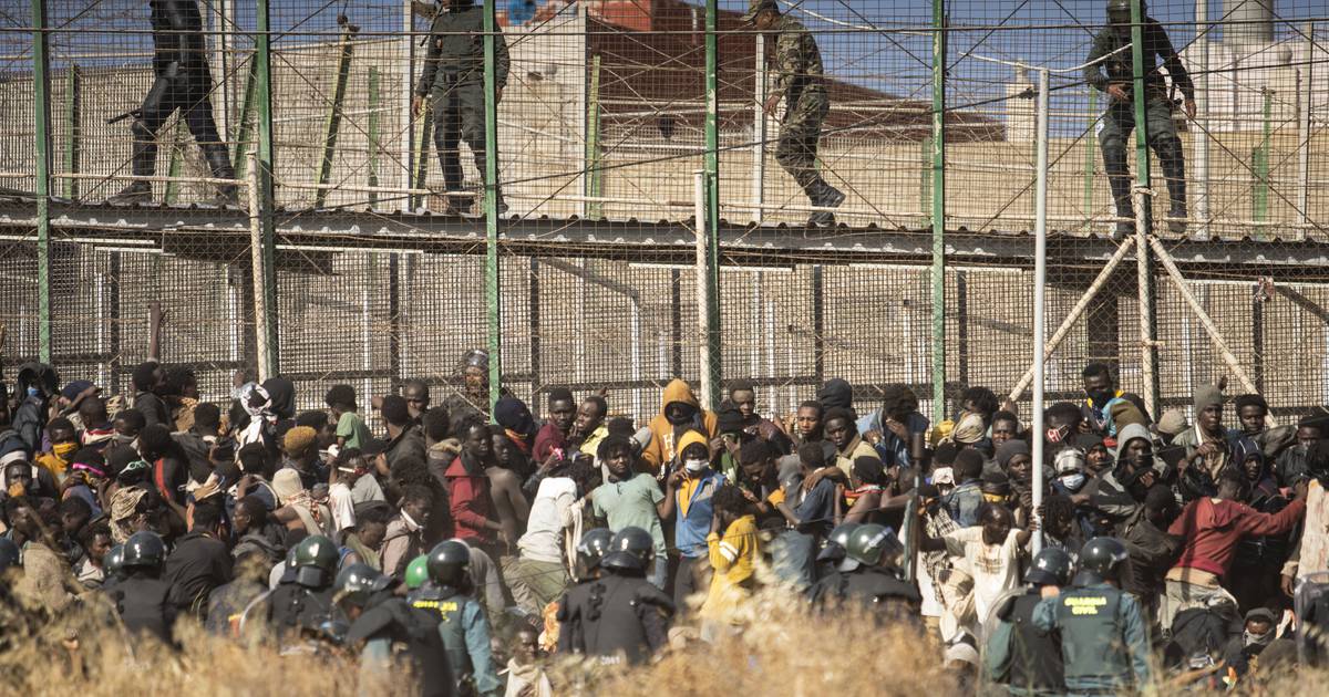 España rechaza acusaciones de muertes de inmigrantes en la frontera con Marruecos – The Irish Times