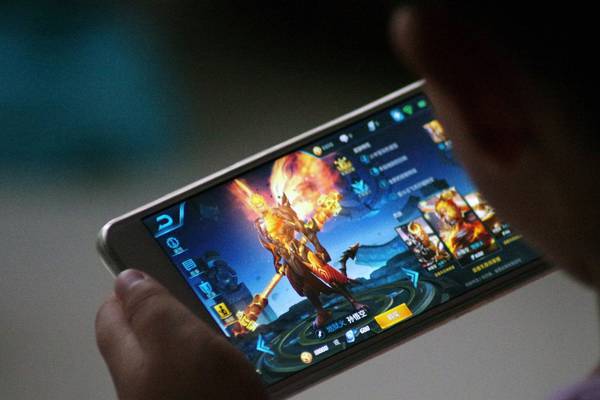 Tencent sheds $15.1bn after limiting game time for children