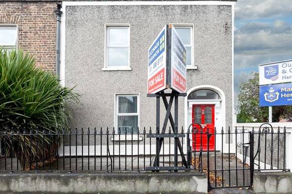 What sold for €800k or less in Dublin, Wicklow and Cork?