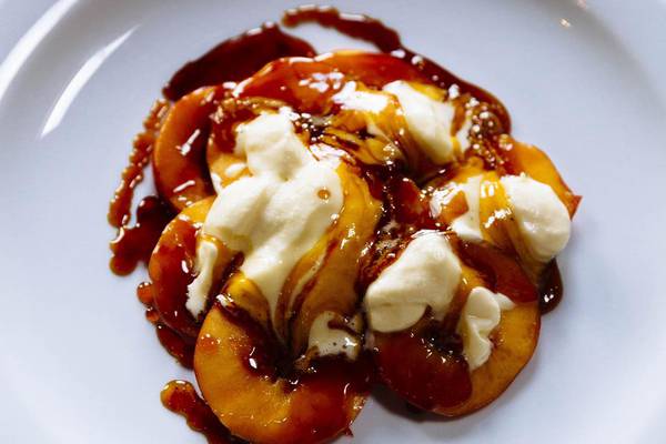 Nectarines with cream and caramel