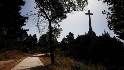 Spanish court orders exhumation of Franco  victims from mass grave