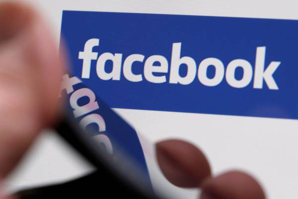 Facebook revenues jump  50% on video and mobile push