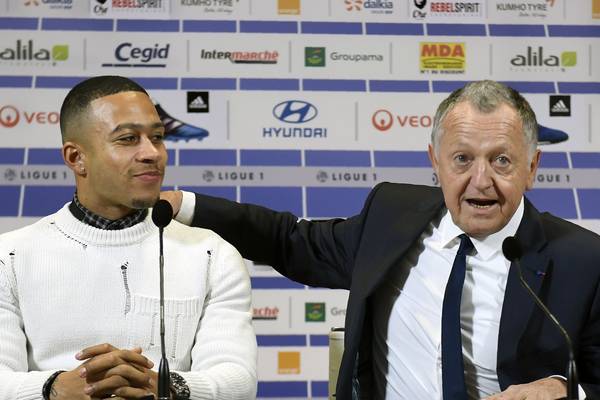 Lyon complete €16m signing of Memphis Depay