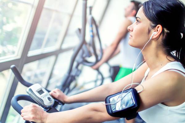 Can listening to music make HIIT workouts more tolerable?