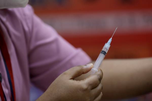 Nearly 60% of employers want right to ask if staff have received Covid vaccine, survey says