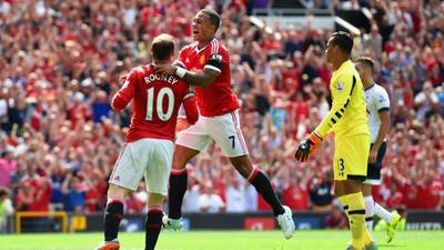 Manchester United get off to winning start against Spurs