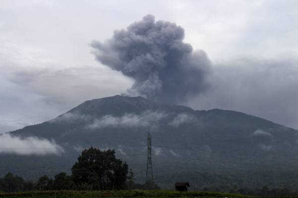 Eleven climbers killed after Indonesia volcano erupts