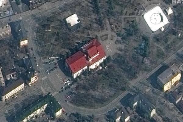 Russia dropped powerful bomb on Mariupol theatre where hundreds sheltered, Ukraine says