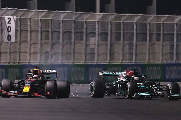 Lewis Hamilton accuses Max Verstappen of not driving by the rules