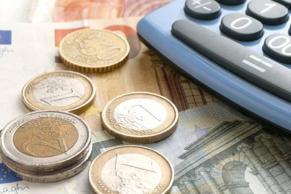 Restoring pension age to 65 would cost €620m a year, claims FF