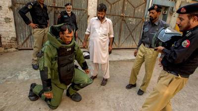 Pakistan suicide bomber kills 15 in attack on rival militants