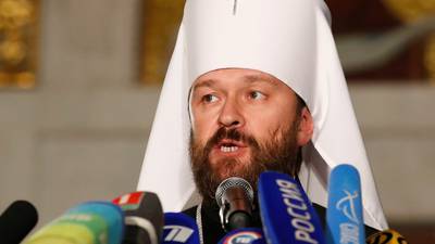 Kremlin concerned as Russian church splits with Constantinople