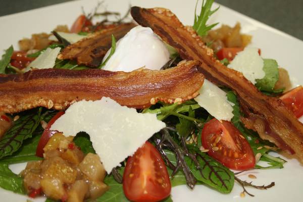 Grilled bacon and poached egg - in a salad