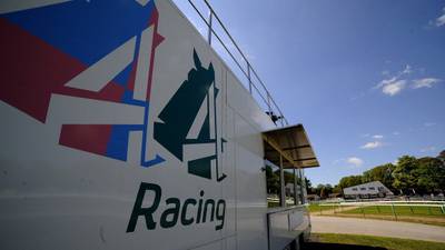 ITV win British horse racing rights from 2017, replacing Channel 4