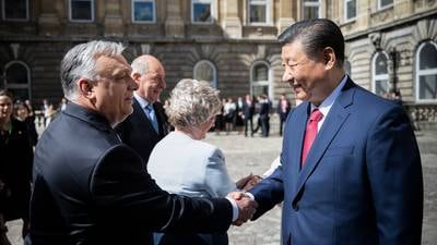 China’s Xi Jinping receives red carpet treatment in  Hungary