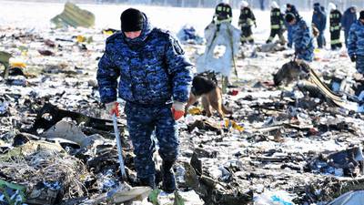 Russia mourns plane crash victims as investigation begins