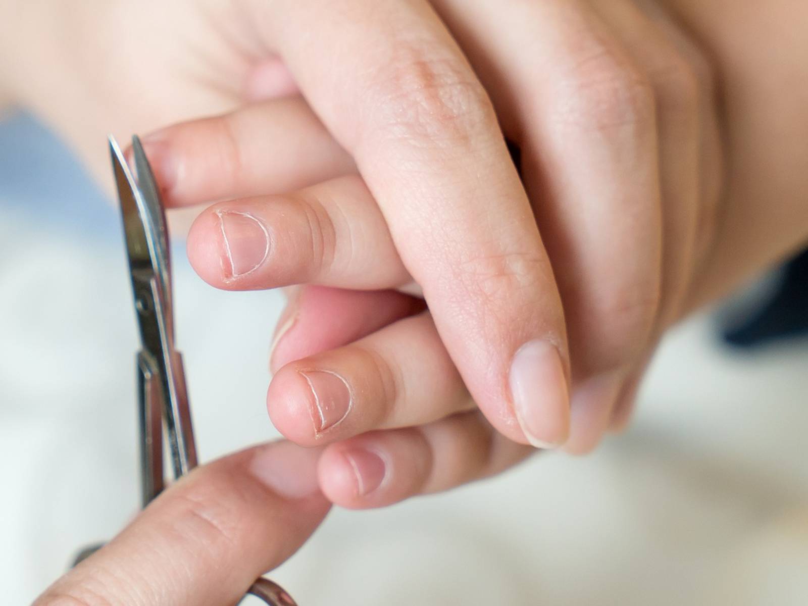 My 5-year-old girl is petrified of having her nails cut? – The