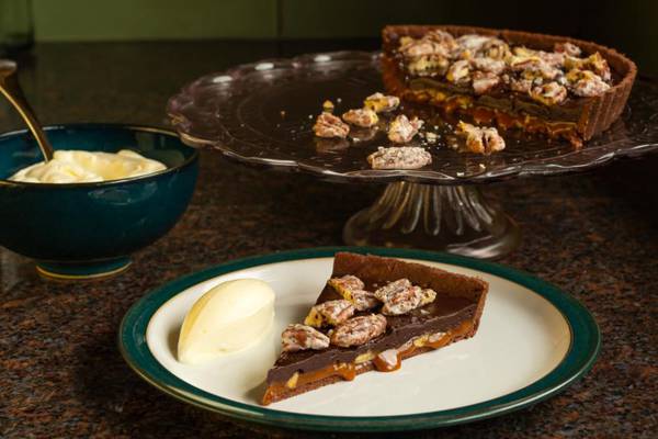 Pecan and salted caramel tart: A classic American pie with a twist
