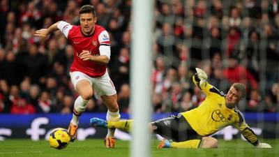 Giroud fires Arsenal clear at the top of Premier League