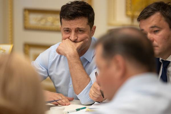 Opening moves of Ukraine's novice leader draw criticism